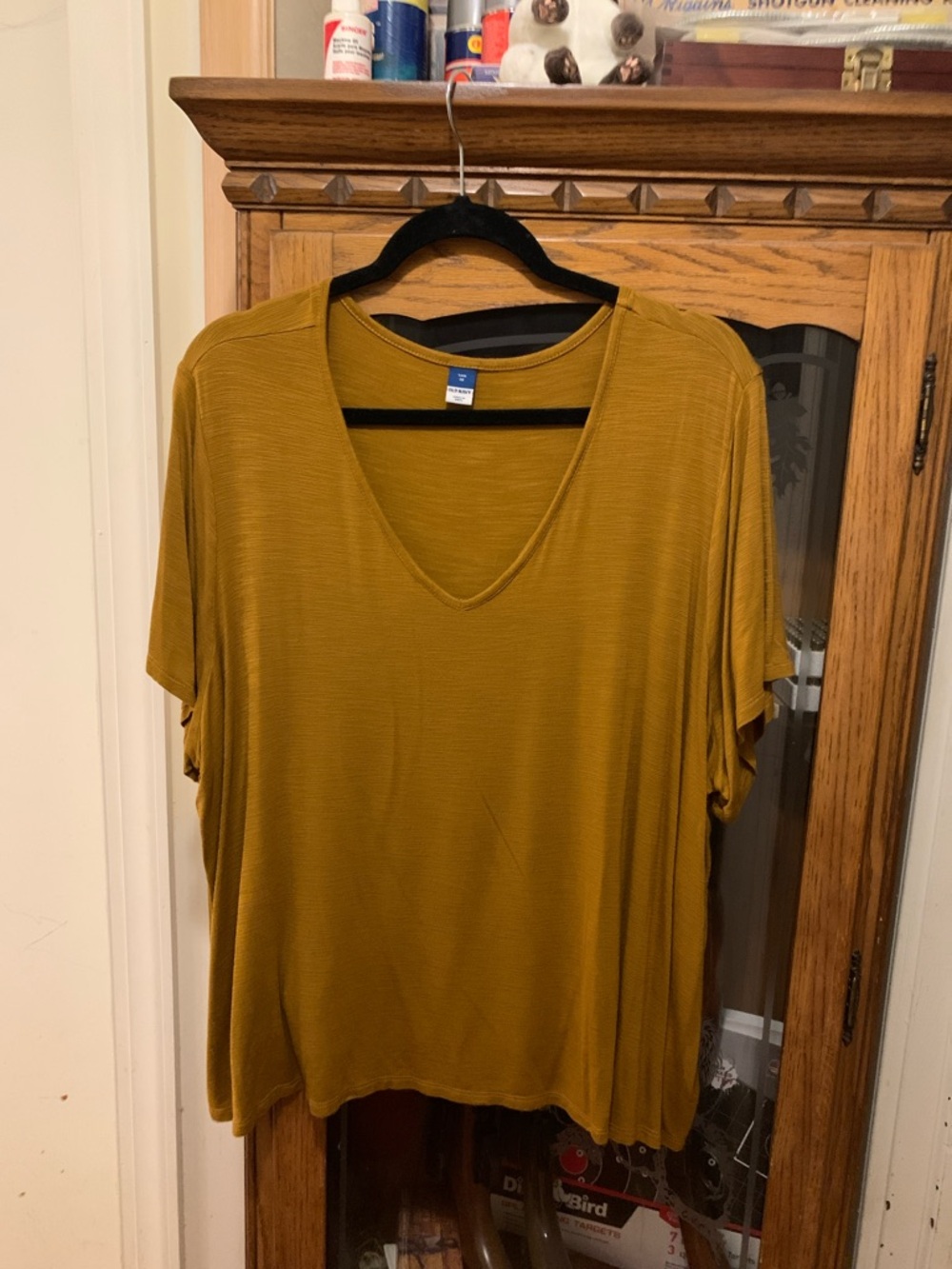 Old Navy Women’s V-Neck Short Sleeve Top in Mustard